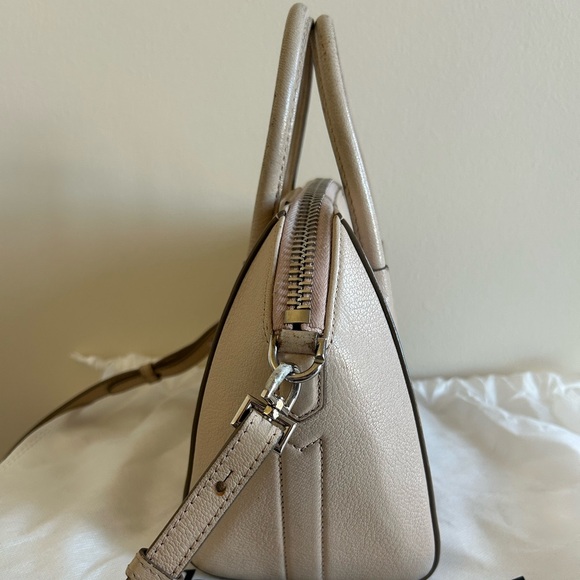 Givenchy Mini Antigona Bag - Picture 3 of 11